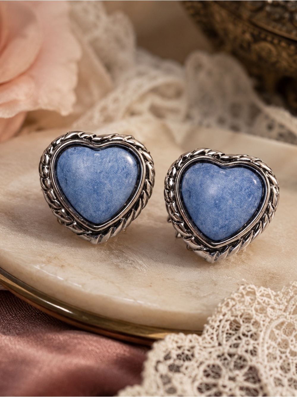 Cute Vintage 80’s Heart Blue Silvertone Clip on Earrings Coast Cowgirl Coquette